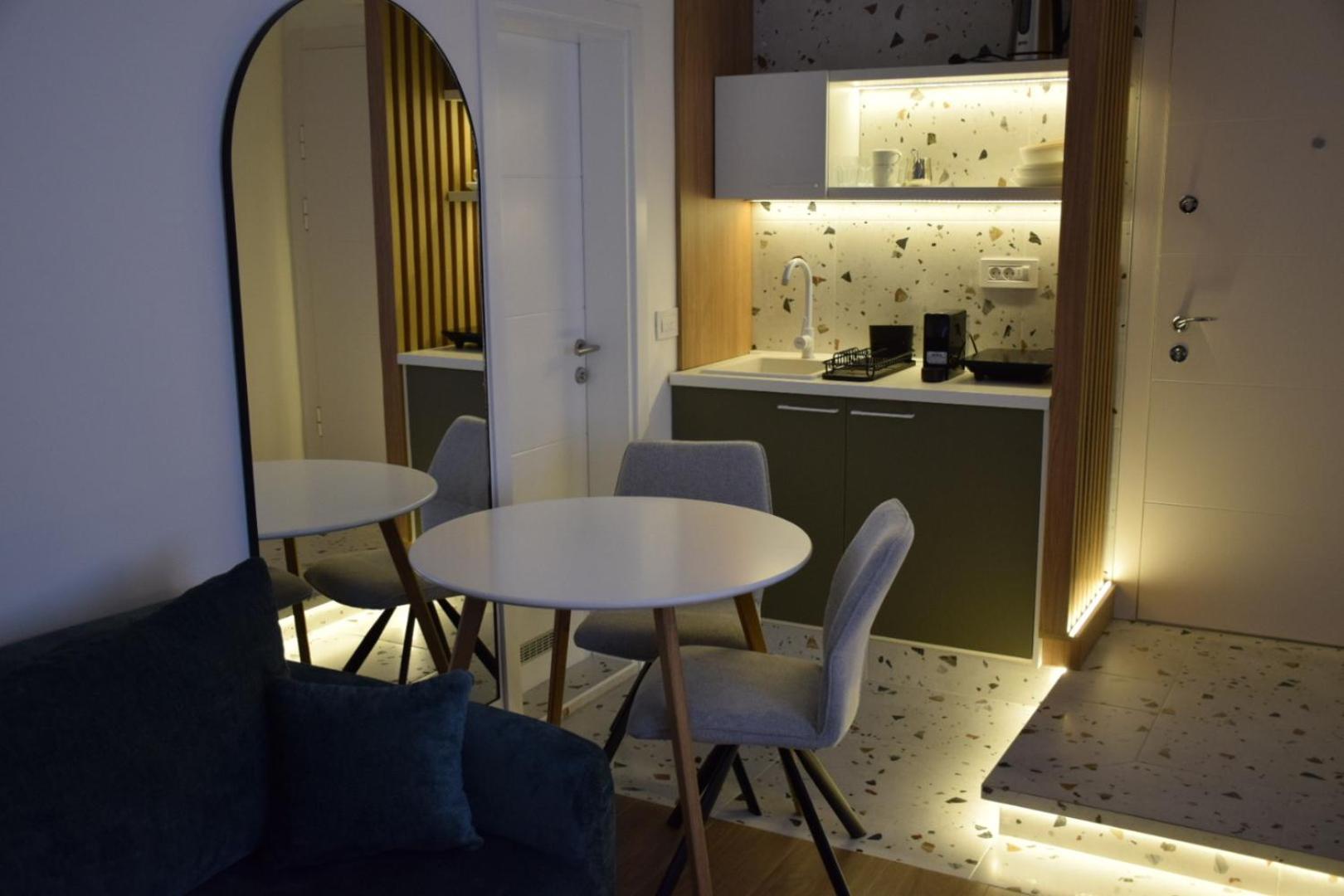 Apartament Red Riding Hood Belgrad Zewnętrze zdjęcie